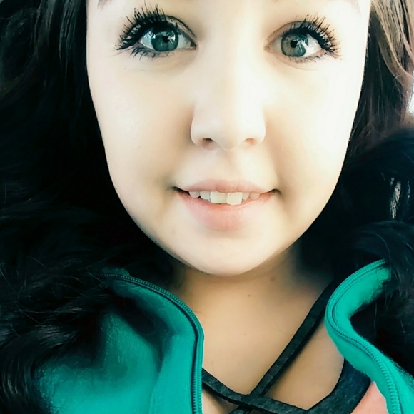 Meet your Posher, Taylor - Picture 1 of 1